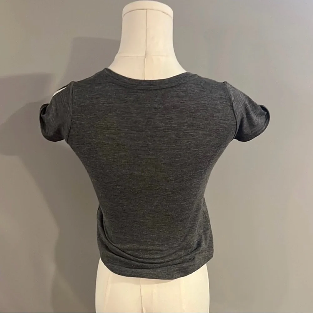 Like New Old Navy Active Charcoal Tee - Picture 15 of 16